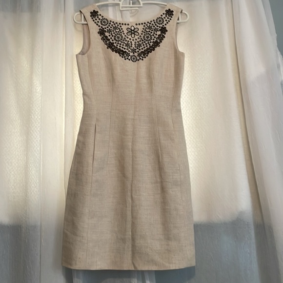 kate spade Dresses & Skirts - Kate Spade Domino Size 0 Shift Dress Cream Linen elegant embellished neckline